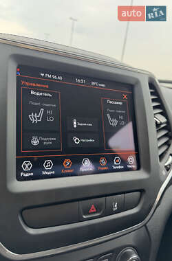 Внедорожник / Кроссовер Jeep Cherokee 2022 в 