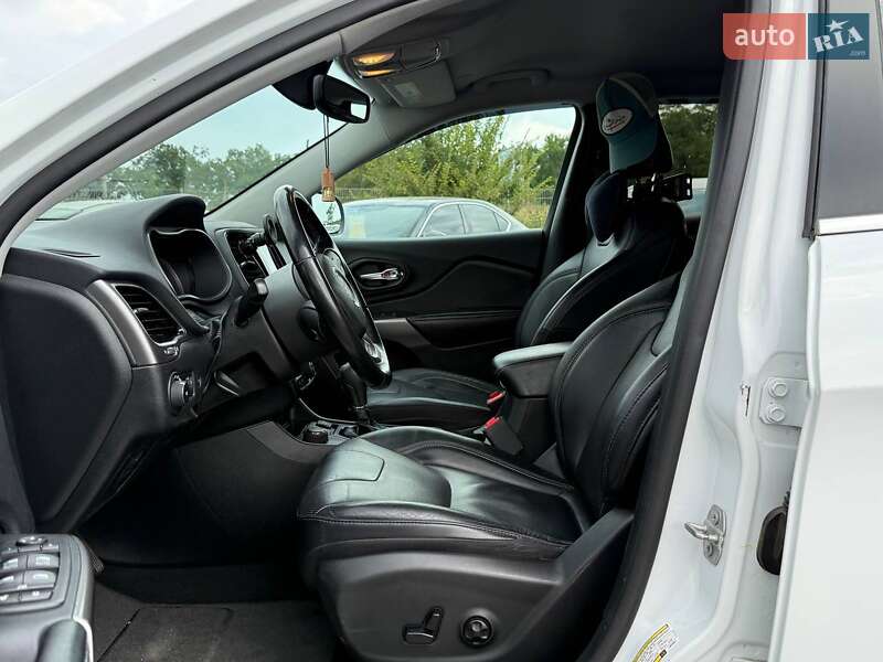 Внедорожник / Кроссовер Jeep Cherokee 2020 в Одессе