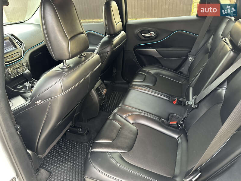 Внедорожник / Кроссовер Jeep Cherokee 2019 в Ивано-Франковске