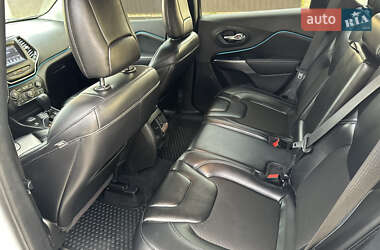 Внедорожник / Кроссовер Jeep Cherokee 2019 в 