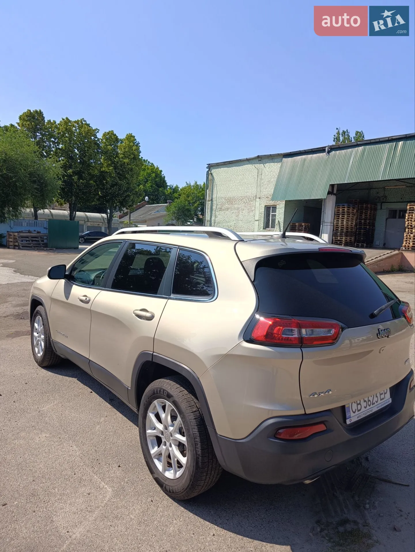 2014 Jeep Cherokee - мініатюра 2