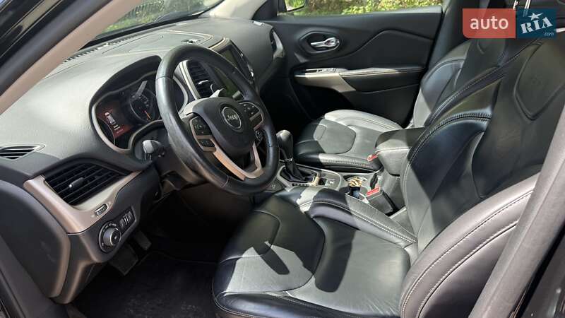 Позашляховик / Кросовер Jeep Cherokee 2016 в Києві