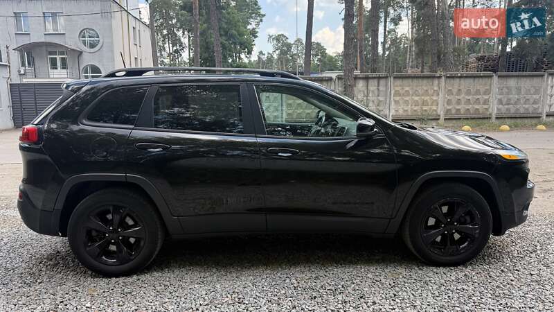 Позашляховик / Кросовер Jeep Cherokee 2016 в Києві