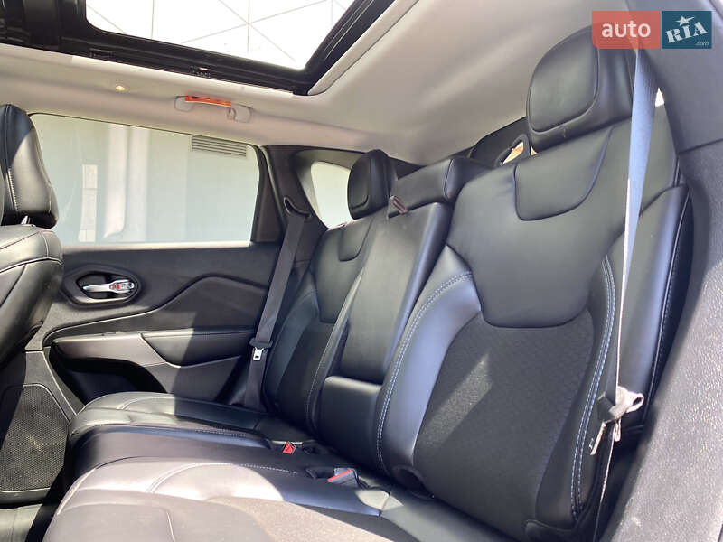 Позашляховик / Кросовер Jeep Cherokee 2020 в Києві