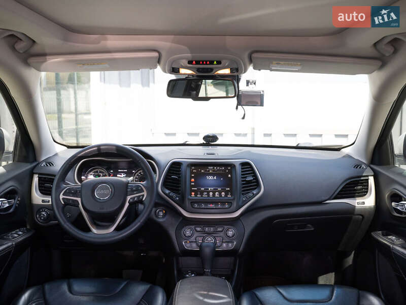 Внедорожник / Кроссовер Jeep Cherokee 2015 в Одессе