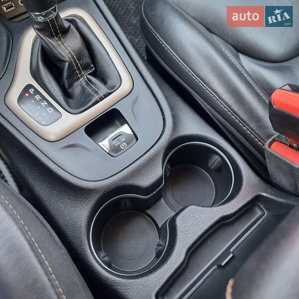 Позашляховик / Кросовер Jeep Cherokee 2016 в Калуші