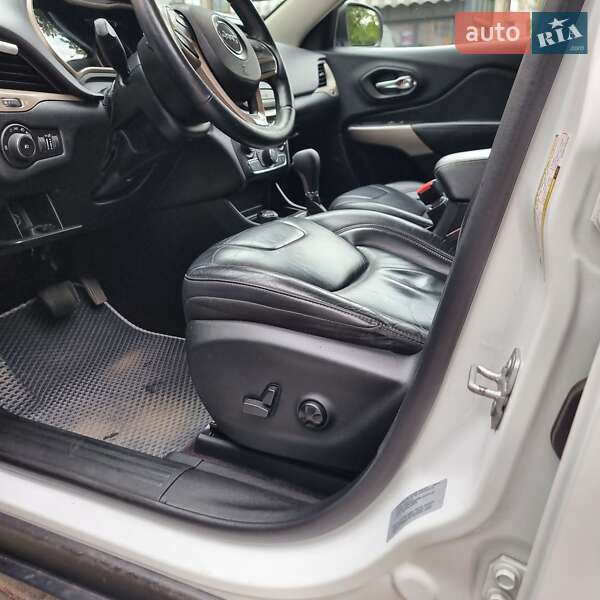 Позашляховик / Кросовер Jeep Cherokee 2016 в Калуші