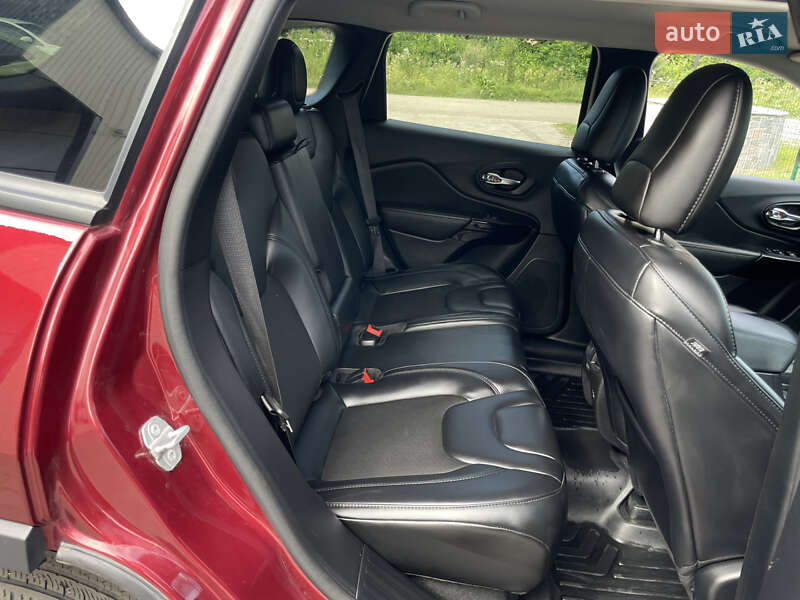 Внедорожник / Кроссовер Jeep Cherokee 2020 в Бердичеве