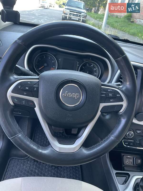 Внедорожник / Кроссовер Jeep Cherokee 2014 в Киеве