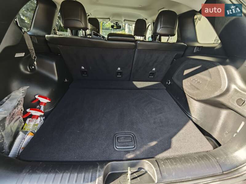 Внедорожник / Кроссовер Jeep Cherokee 2019 в Киеве