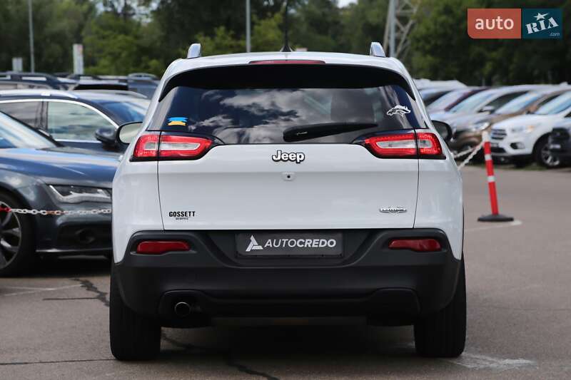 Внедорожник / Кроссовер Jeep Cherokee 2015 в Киеве