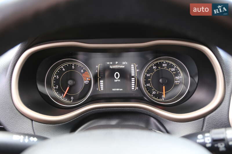 Внедорожник / Кроссовер Jeep Cherokee 2015 в Киеве