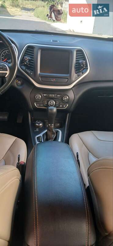 Позашляховик / Кросовер Jeep Cherokee 2015 в Кривому Розі