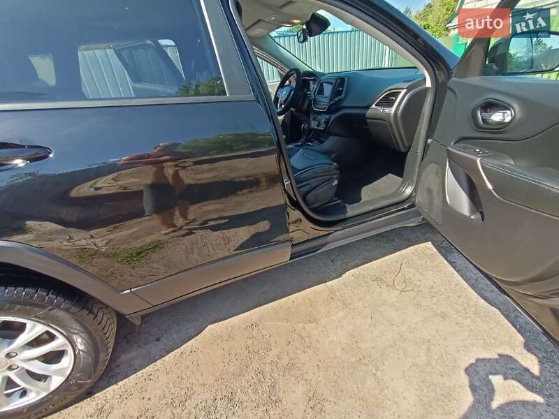 Позашляховик / Кросовер Jeep Cherokee 2020 в Києві