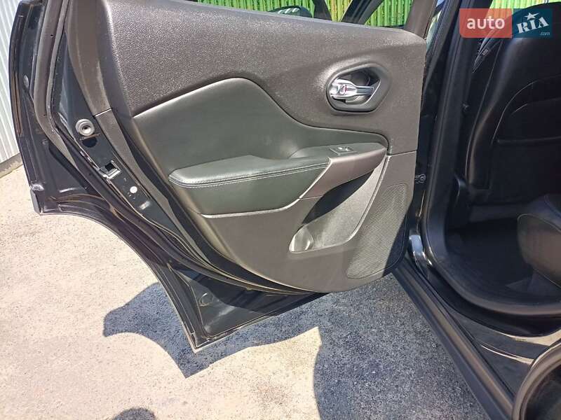 Позашляховик / Кросовер Jeep Cherokee 2020 в Києві