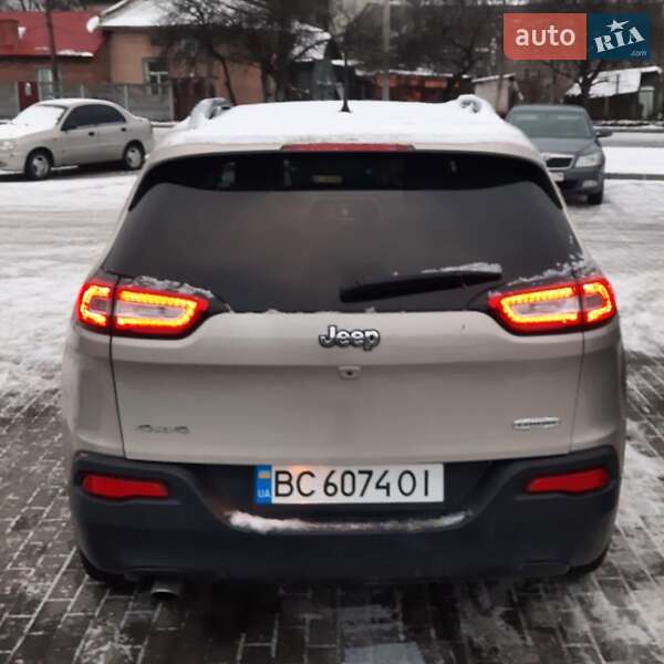 Внедорожник / Кроссовер Jeep Cherokee 2015 в Львове