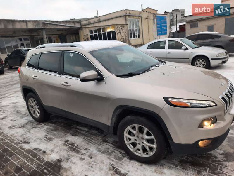Внедорожник / Кроссовер Jeep Cherokee 2015 в Львове