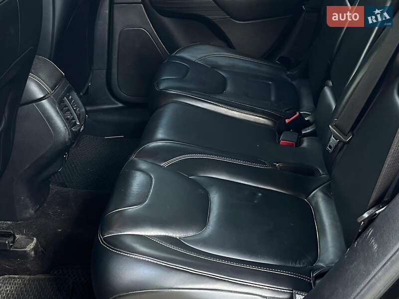 Внедорожник / Кроссовер Jeep Cherokee 2015 в Киеве