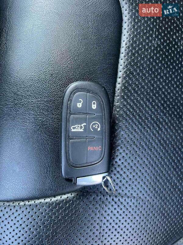 Внедорожник / Кроссовер Jeep Cherokee 2022 в Киеве