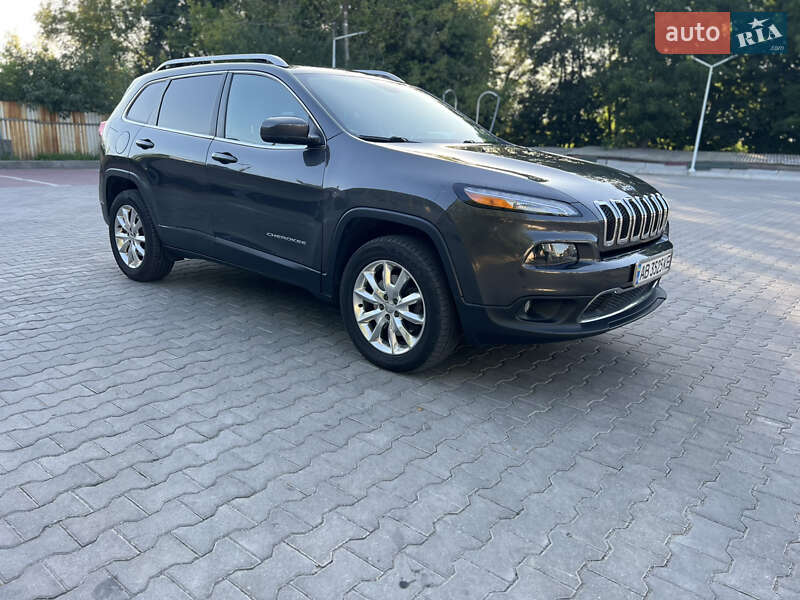 Внедорожник / Кроссовер Jeep Cherokee 2015 в Виннице