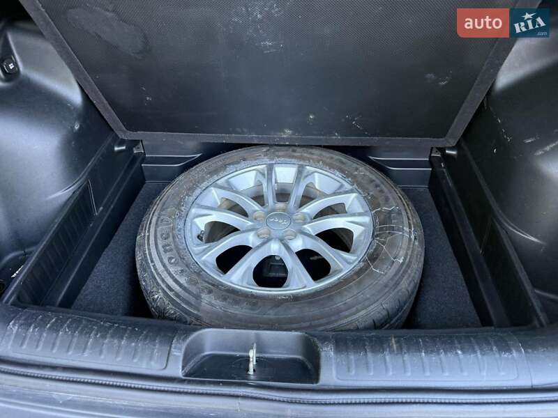 Внедорожник / Кроссовер Jeep Cherokee 2018 в Гайвороне