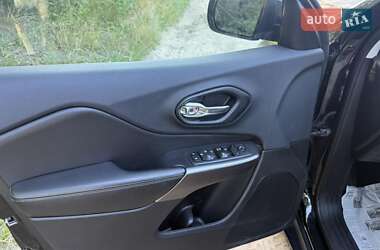 Внедорожник / Кроссовер Jeep Cherokee 2018 в Гайвороне