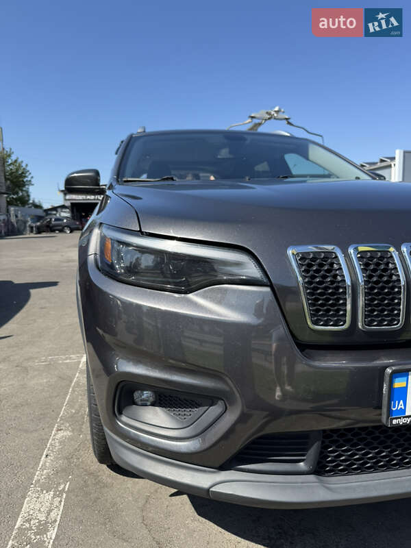 Внедорожник / Кроссовер Jeep Cherokee 2018 в Киеве