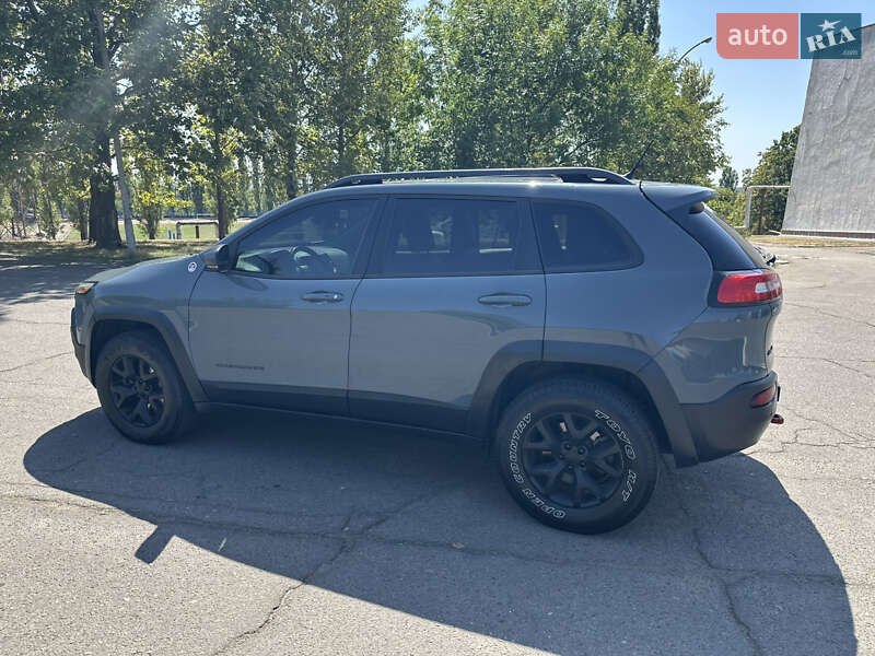 Внедорожник / Кроссовер Jeep Cherokee 2015 в Южноукраинске