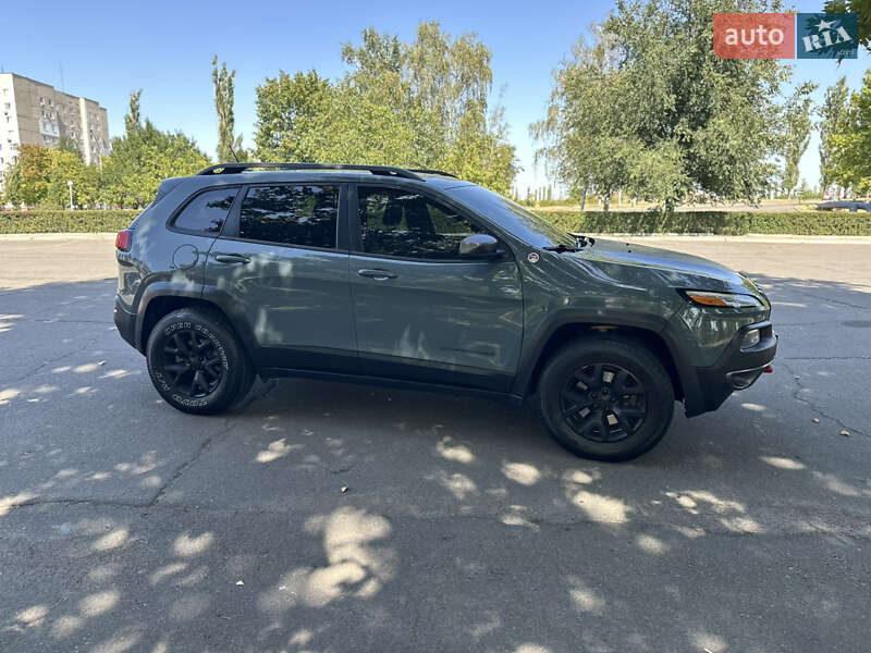 Внедорожник / Кроссовер Jeep Cherokee 2015 в Южноукраинске