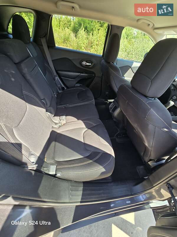 Внедорожник / Кроссовер Jeep Cherokee 2016 в Харькове фото 28 Внедорожник / Кроссовер Jeep Cherokee 2016 в Харькове