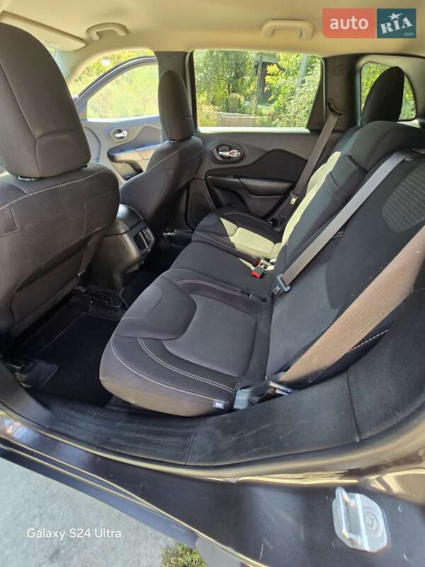 Внедорожник / Кроссовер Jeep Cherokee 2016 в Харькове фото 34 Внедорожник / Кроссовер Jeep Cherokee 2016 в Харькове