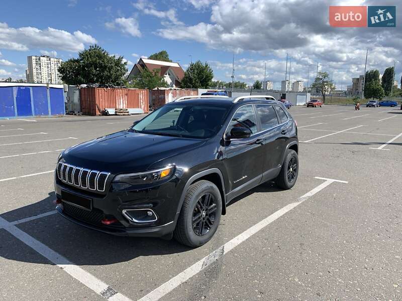 Внедорожник / Кроссовер Jeep Cherokee 2019 в Киеве