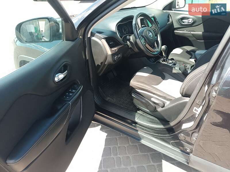 Внедорожник / Кроссовер Jeep Cherokee 2014 в Полтаве