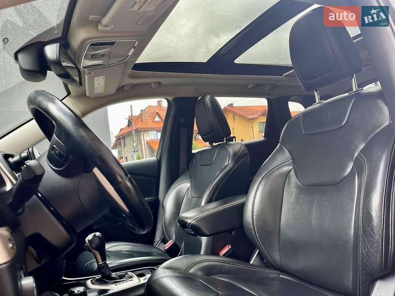 Внедорожник / Кроссовер Jeep Cherokee 2015 в Львове фото 4 Внедорожник / Кроссовер Jeep Cherokee 2015 в Львове