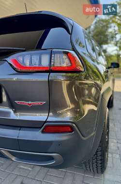Внедорожник / Кроссовер Jeep Cherokee 2018 в 
