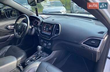 Внедорожник / Кроссовер Jeep Cherokee 2020 в 