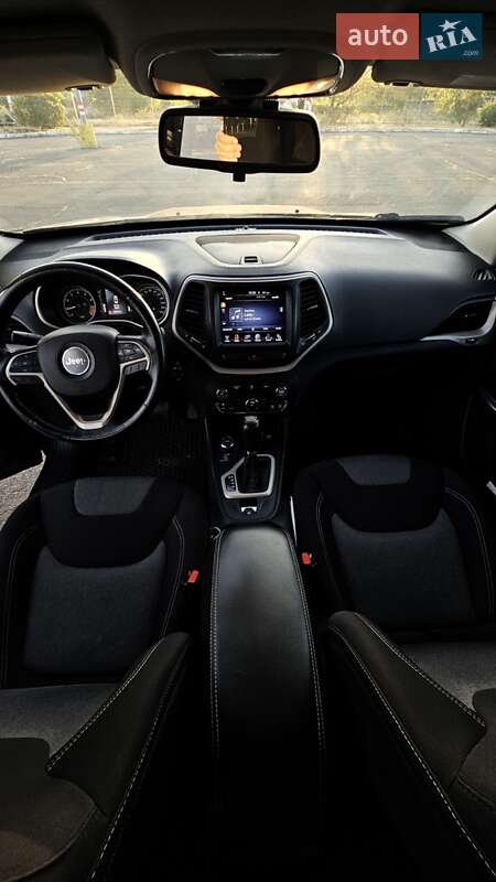 Внедорожник / Кроссовер Jeep Cherokee 2014 в Одессе фото 4 Внедорожник / Кроссовер Jeep Cherokee 2014 в Одессе