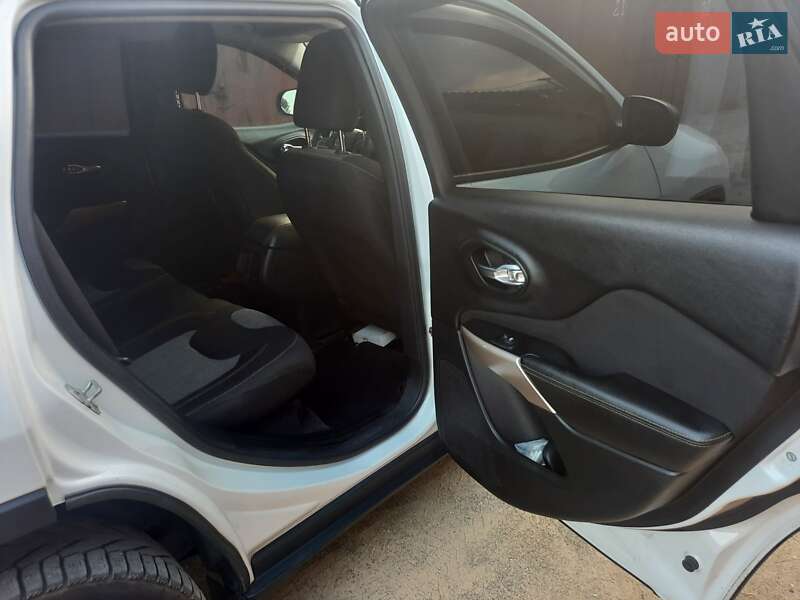 Позашляховик / Кросовер Jeep Cherokee 2017 в Києві фото 4 Позашляховик / Кросовер Jeep Cherokee 2017 в Києві