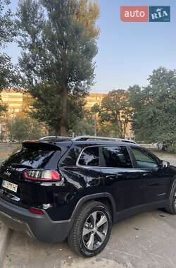 Внедорожник / Кроссовер Jeep Cherokee 2019 в 