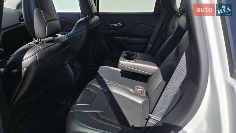 Позашляховик / Кросовер Jeep Cherokee 2020 в Львові