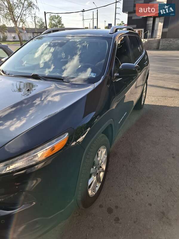 Внедорожник / Кроссовер Jeep Cherokee 2016 в Полтаве