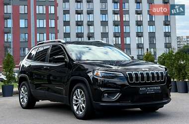 Внедорожник / Кроссовер Jeep Cherokee 2018 в 