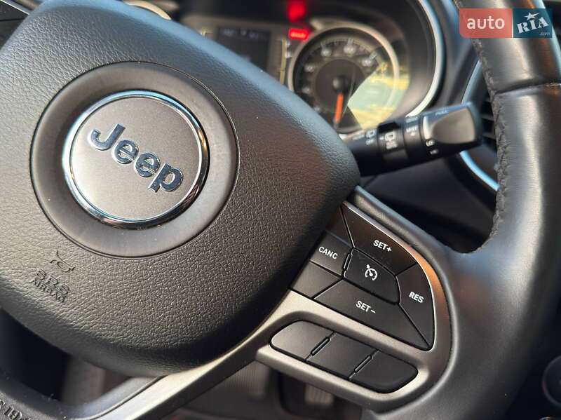 Внедорожник / Кроссовер Jeep Cherokee 2018 в Харькове