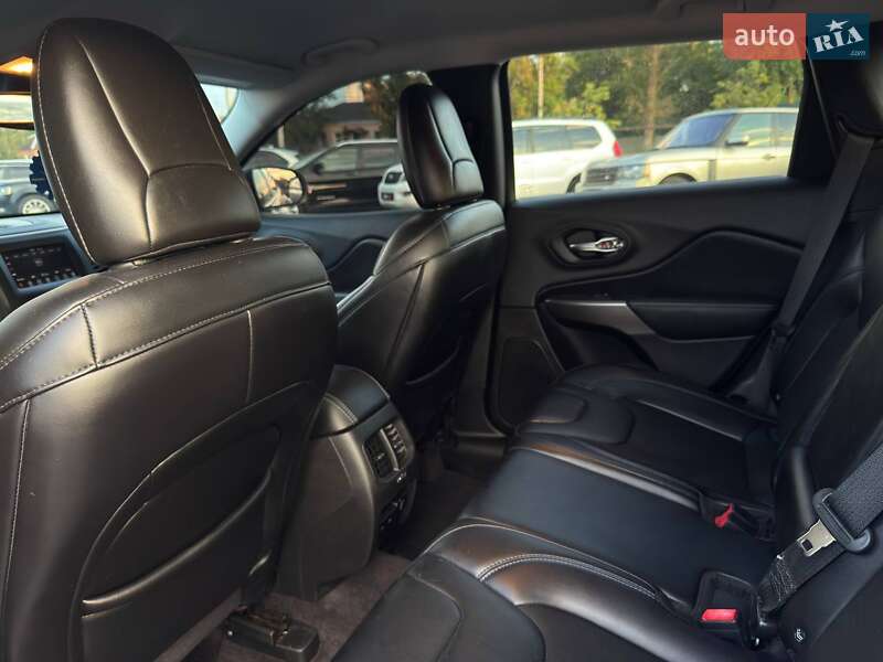 Внедорожник / Кроссовер Jeep Cherokee 2018 в Харькове