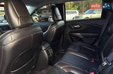 Внедорожник / Кроссовер Jeep Cherokee 2018 в 