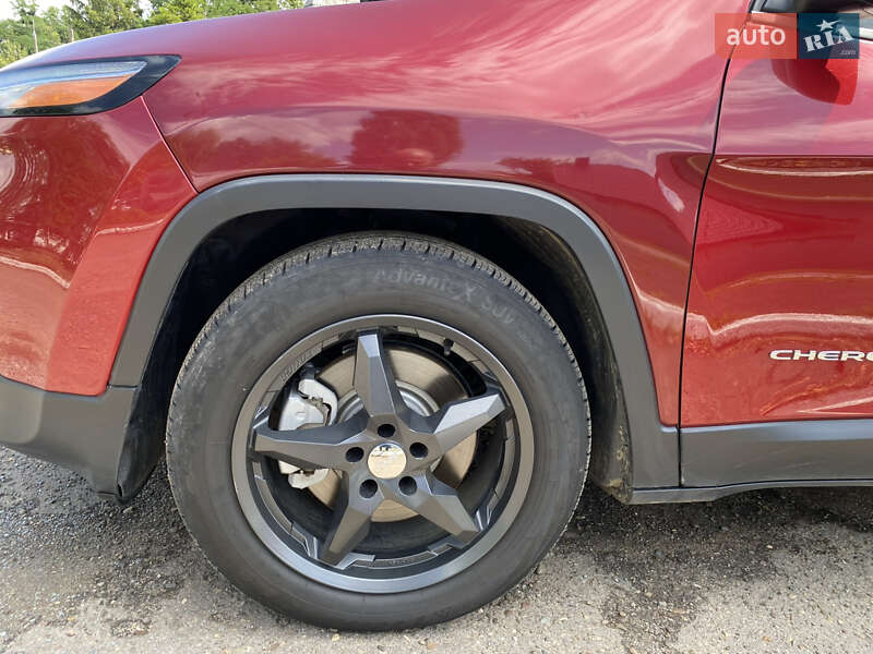 Внедорожник / Кроссовер Jeep Cherokee 2016 в Черновцах