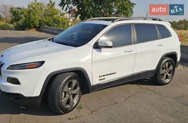 Внедорожник / Кроссовер Jeep Cherokee 2016 в 