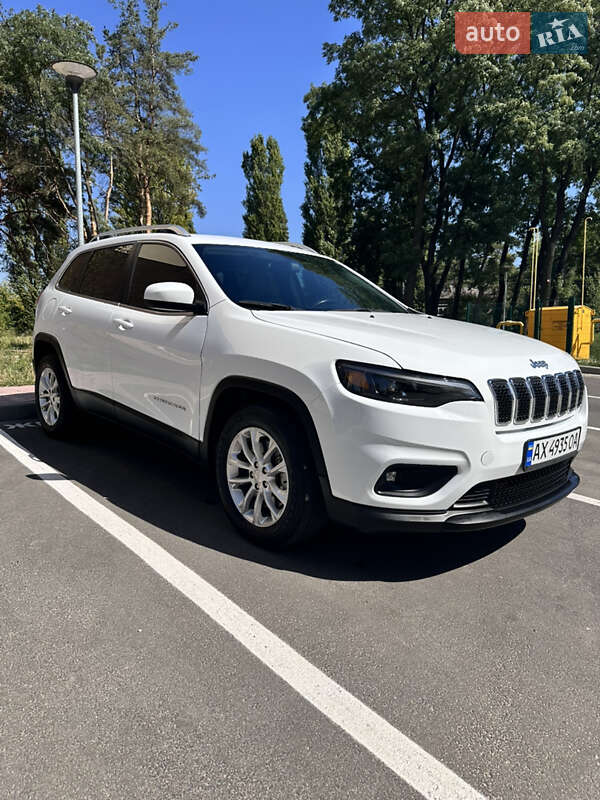 Внедорожник / Кроссовер Jeep Cherokee 2018 в 