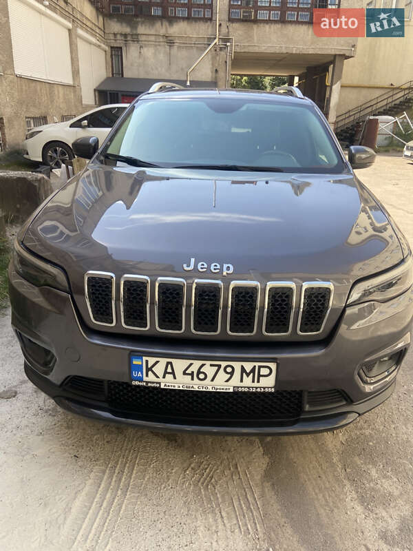 Позашляховик / Кросовер Jeep Cherokee 2018 в 