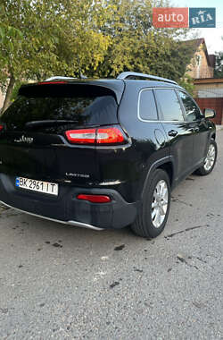 Внедорожник / Кроссовер Jeep Cherokee 2015 в 